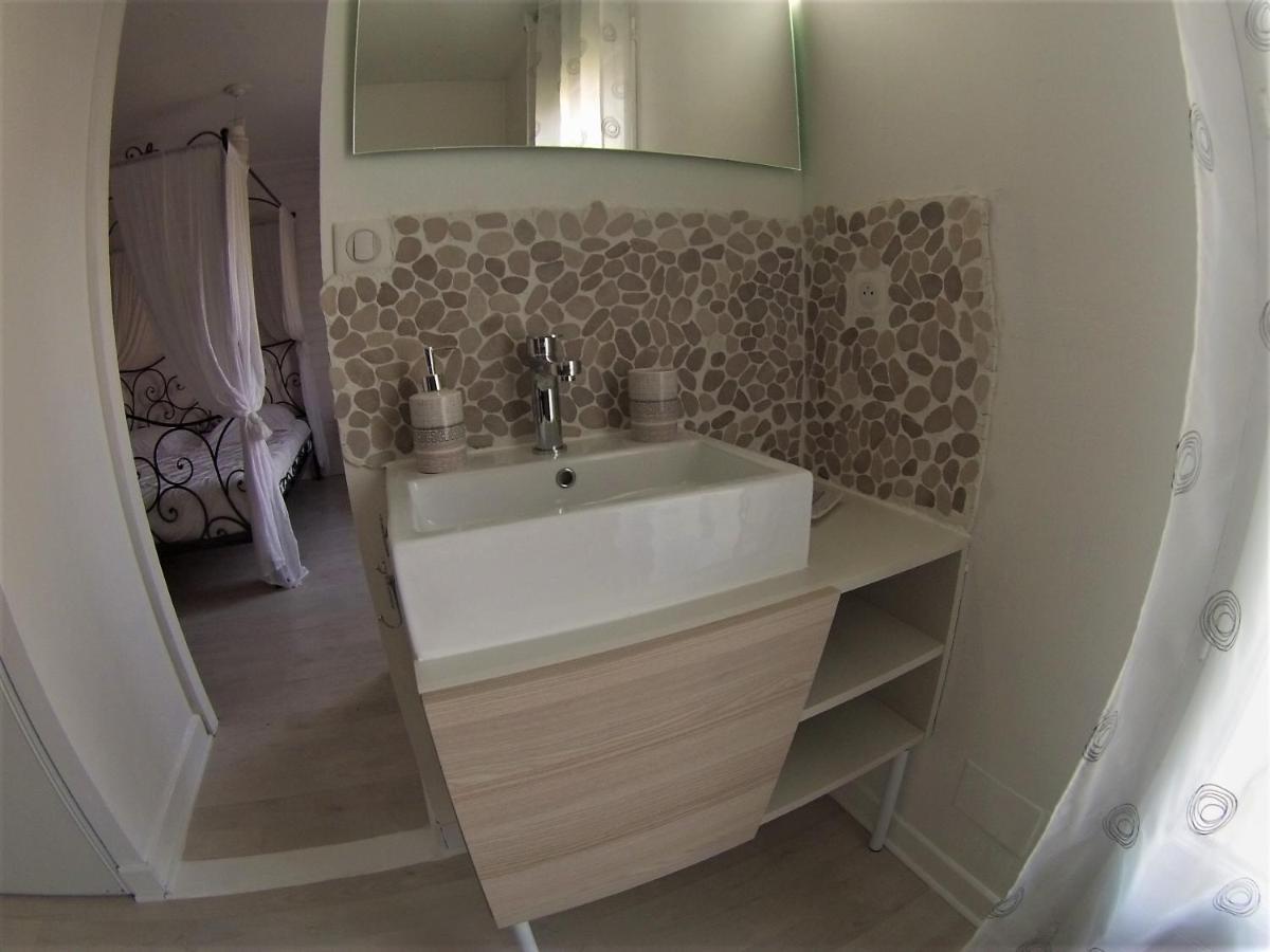Au Coeur Du Bien Etre, Chambre D'Hotes Avec Piscine Chauffee Et Couverte, Spa, Sauna, Massages Monteaux Εξωτερικό φωτογραφία
