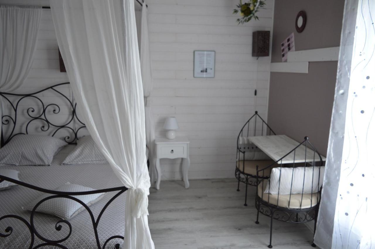 Au Coeur Du Bien Etre, Chambre D'Hotes Avec Piscine Chauffee Et Couverte, Spa, Sauna, Massages Monteaux Εξωτερικό φωτογραφία