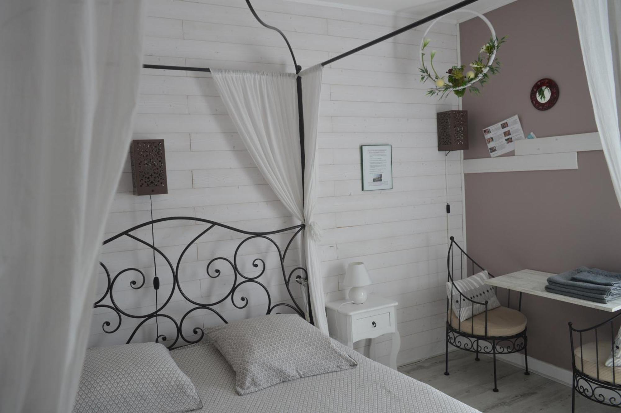 Au Coeur Du Bien Etre, Chambre D'Hotes Avec Piscine Chauffee Et Couverte, Spa, Sauna, Massages Monteaux Εξωτερικό φωτογραφία